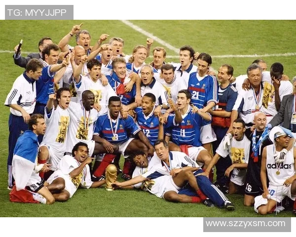 法国足球传奇球星回顾：从齐达内到亨利见证蓝色辉煌与风云变幻